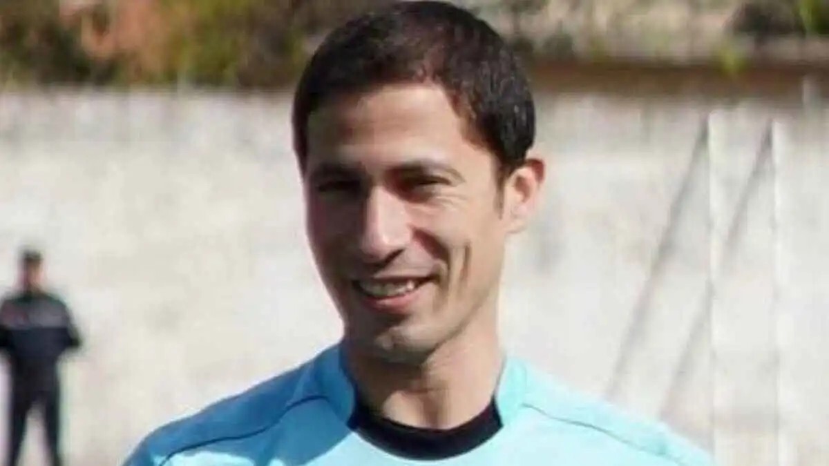 وفاة مأساوية لحكم كرة قدم في حادث حافلة الجزائر (صور)