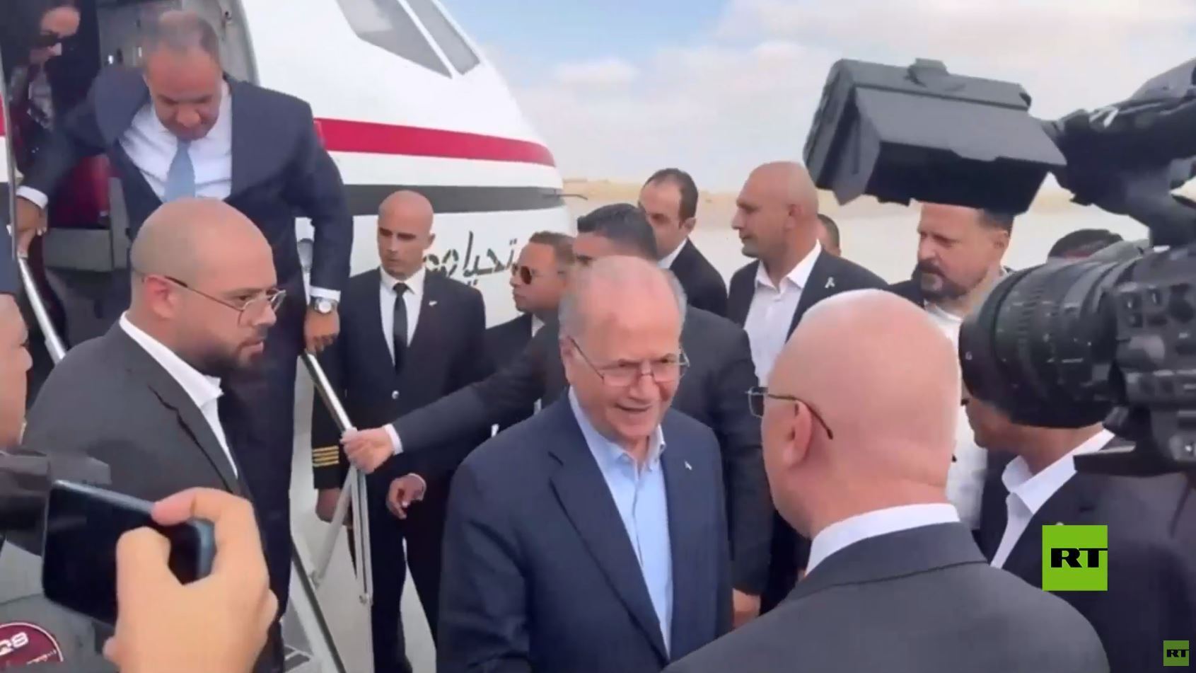 مطار العريش.. رئيس الوزراء الفلسطيني في طريقه إلى معبر رفح