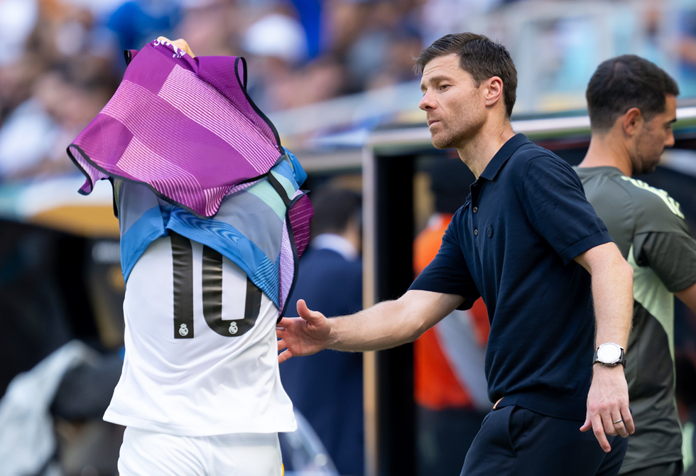 ألونسو يضم نجما صاعدا من أصول عربية لقائمة ريال مدريد لمواجهة أوساسونا