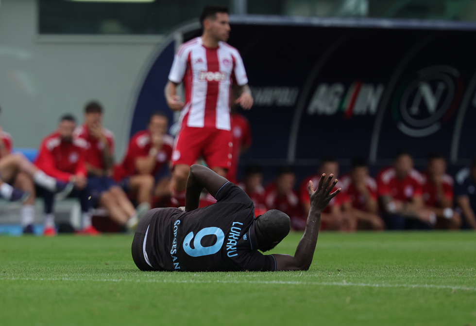 نابولي يتلقى صفعة قبل انطلاق حملة الدفاع عن لقبه في الدوري الإيطالي