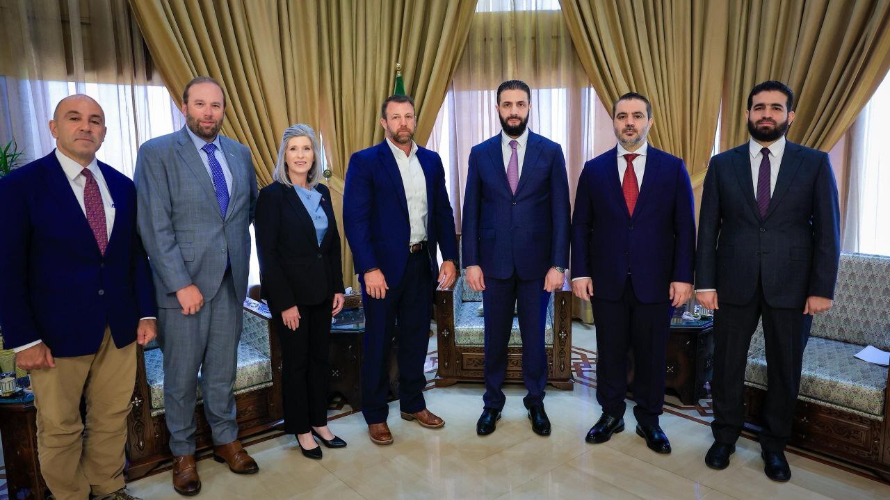 الشرع يستقبل وفدا من أعضاء مجلسي النواب والشيوخ الأمريكيين (صور)