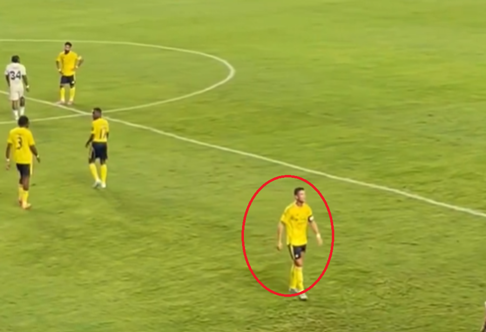 شاهد.. تصرف مانى خلال مواجهة النصر والاتحاد يشعل غضب رونالدو