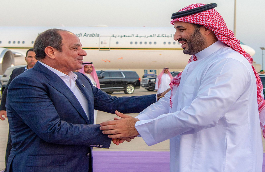 "تشكيل منظومة أمان".. خبير مصري يكشف سر ودلالات زيارة السيسي للسعودية