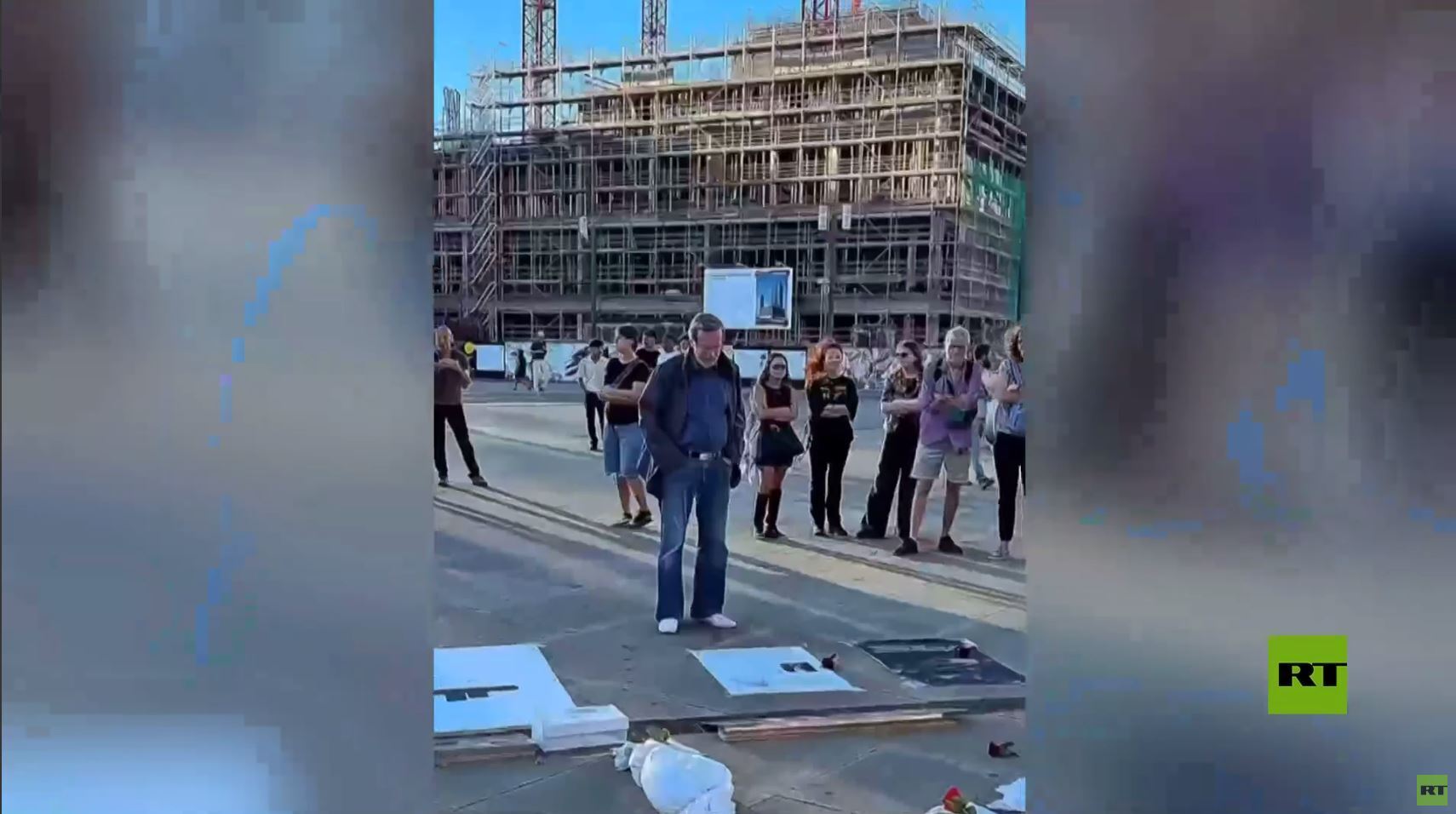 برلين.. وقفة صامتة تجسد صور قتلى غزة من الأطفال والصحفيين