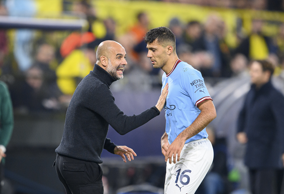 غوارديولا يكشف موقف رودري وفودين من المشاركة في لقاء توتنهام