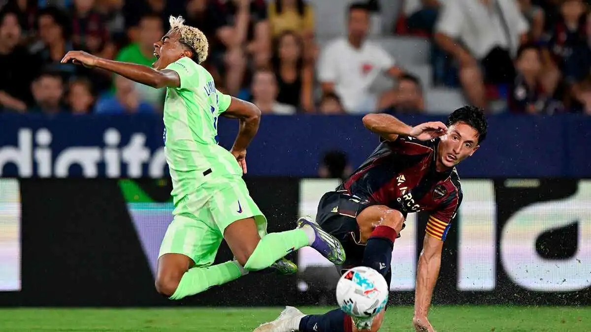 "ضرب واستفزاز".. لاعب ليفانتي يضيق الحصار على لامين جمال (فيديو)