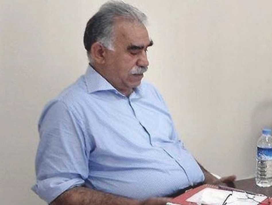 هل سيشمل العفو العام عبدالله أوجلان؟.. حزب أردوغان يحسم الجدل!