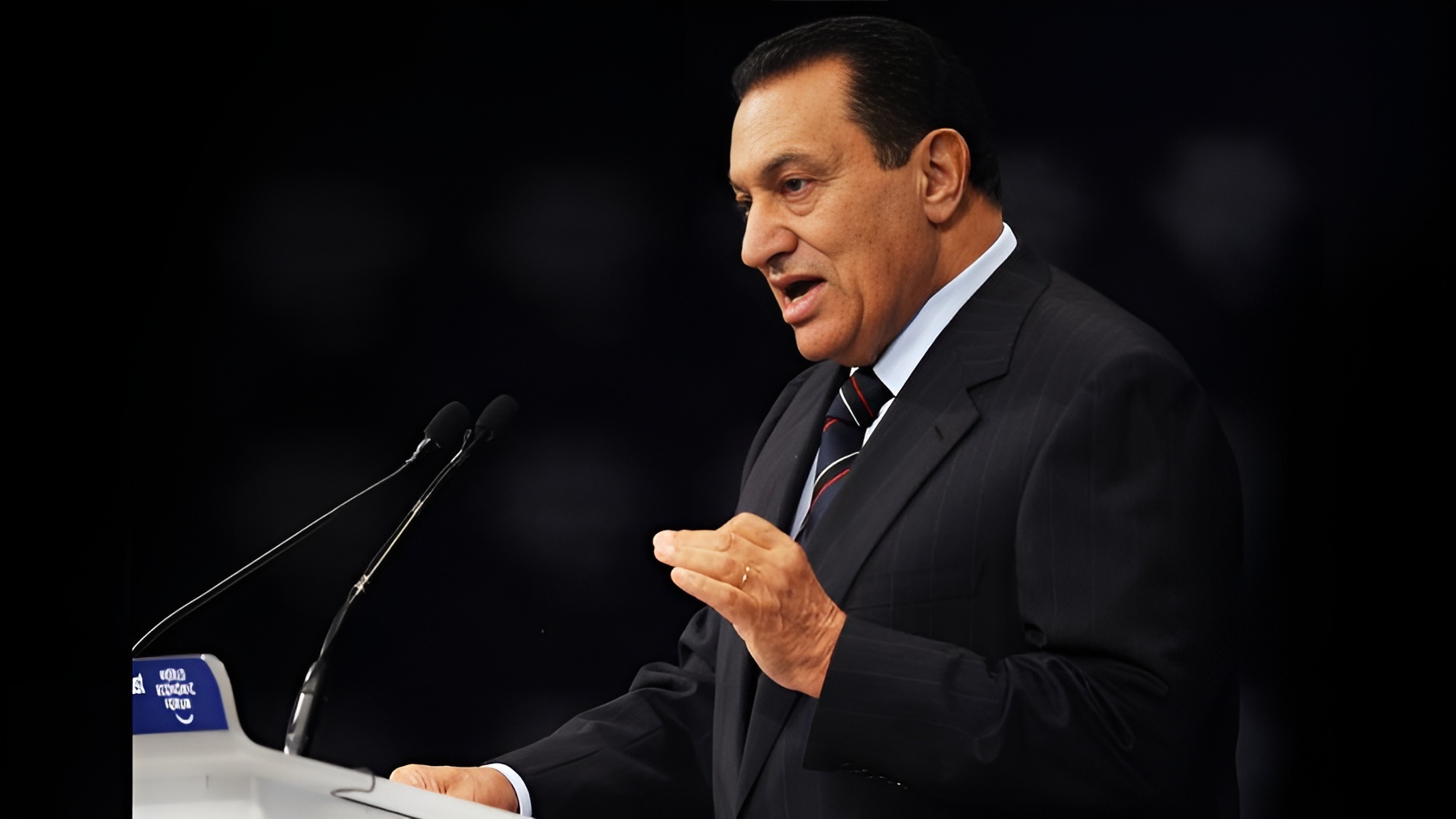إعلامي مصري يشن هجوما عنيفا على عهد مبارك.. ماذا قال؟
