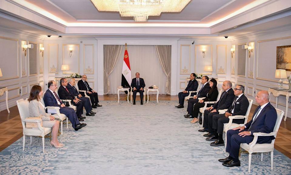 للمرة الأولى.. رئيس وزراء لبنان يصل مصر والسيسي يندد بأعمال إسرائيل