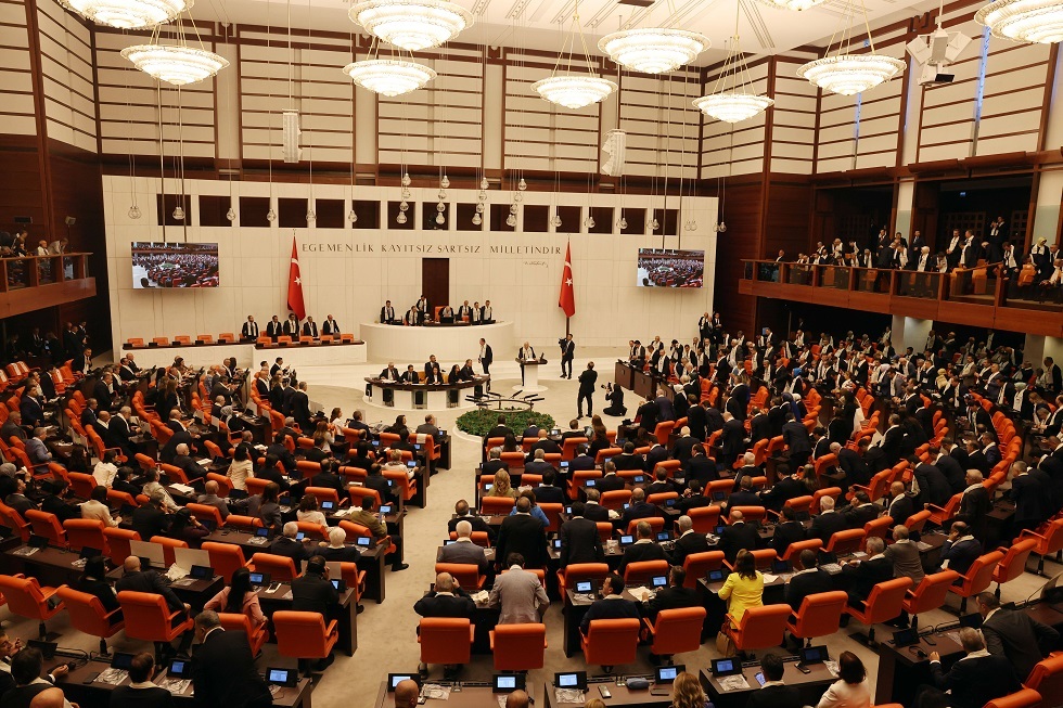 البرلمان التركي يقطع عطلته الرسمية في جلسة طارئة لمناقشة سبل وقف المجزرة في غزة