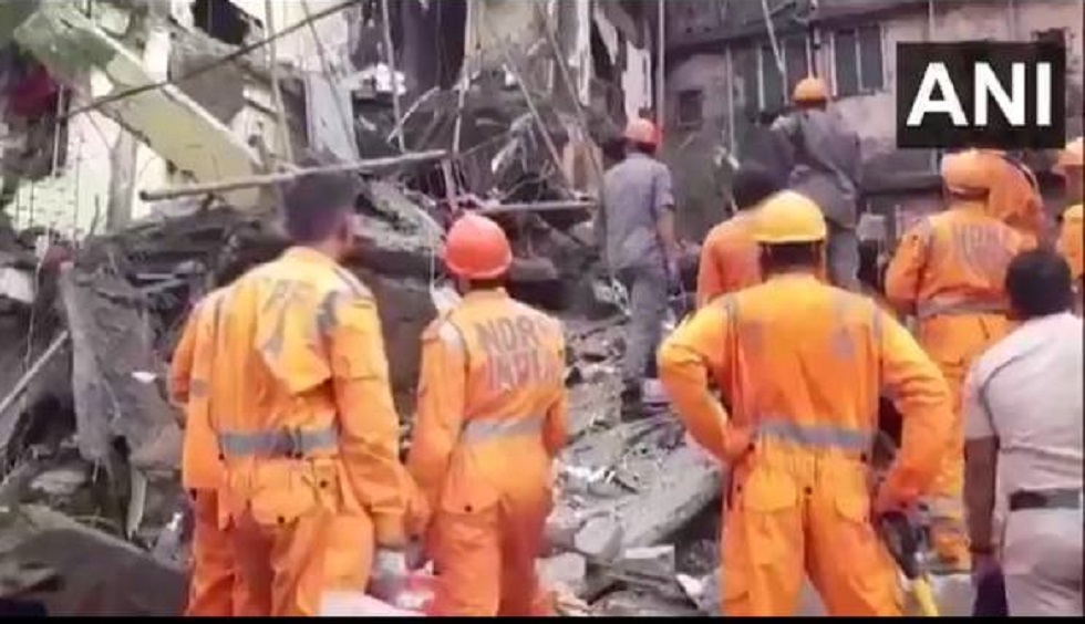 الهند.. مقتل 15 شخصا على الأقل في انهيار مبنى سكني