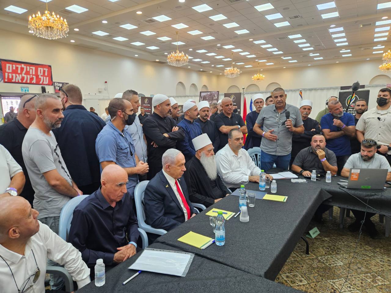 نتنياهو يبحث مع الشيخ طريف الأوضاع في السويداء