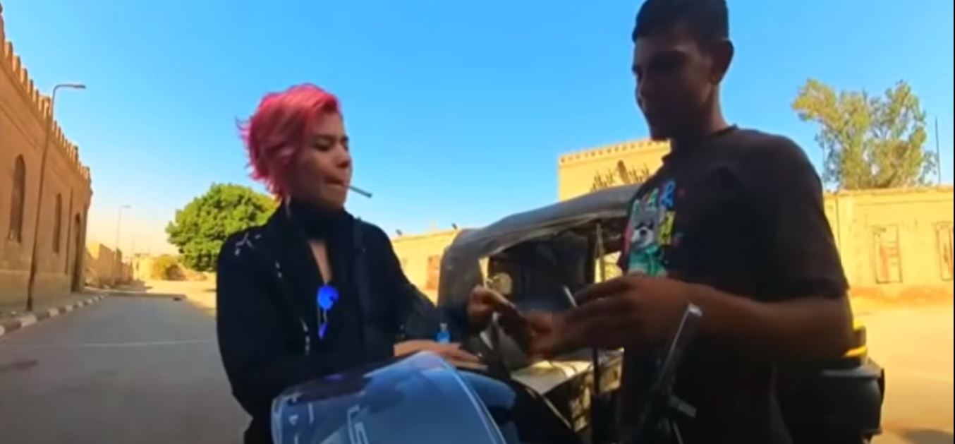 الأمن المصري يصدر بيانا بعد فيديو التحرش بـ "سائحة التوكتوك"