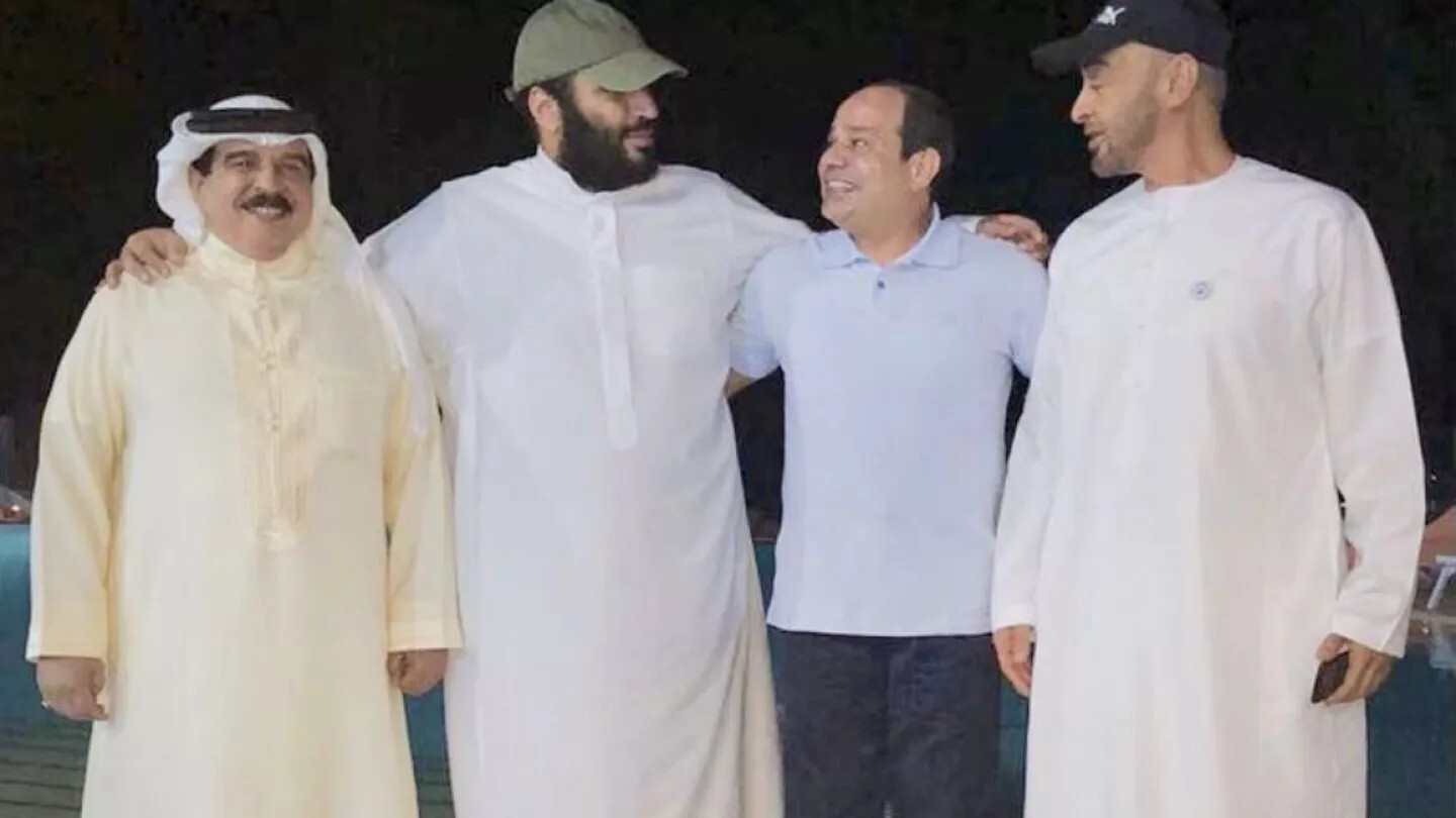 مصر.. مسؤولون العرب يتوافدون تباعا إلى القاهرة.. ماذا يحدث بعد لقاء السيسي وبن سلمان؟