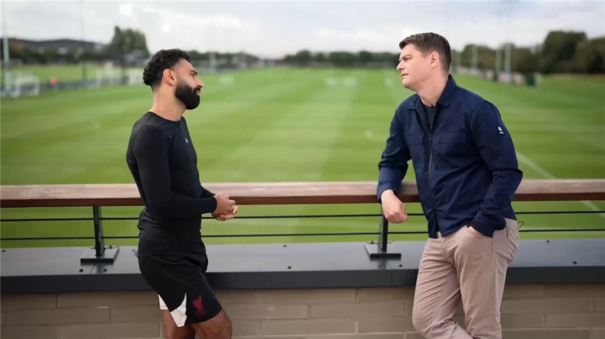 بين الماضي والحاضر.. محمد صلاح يفتح قلبه بتصريحات مثيرة (فيديو)
