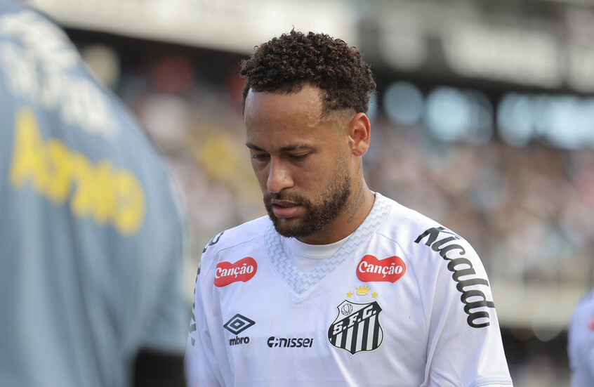 نيمار يكذّب أنشيلوتي: لم أبتعد عن البرازيل بسبب إصابة