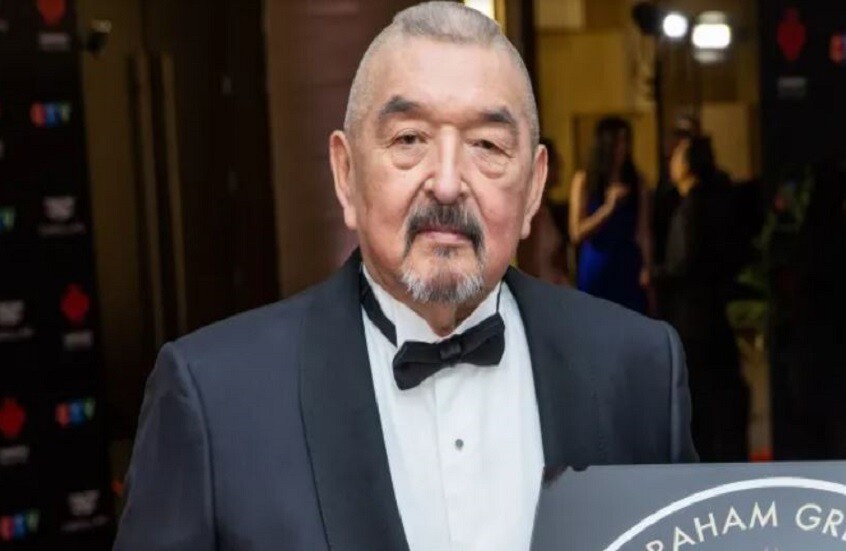 وفاة نجم "الرقص مع الذئاب"