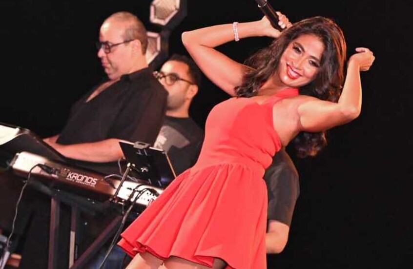 مصر.. مطالبات بالتحقيق مع "روبي " بعد إيحاءات مثيرة للجدل