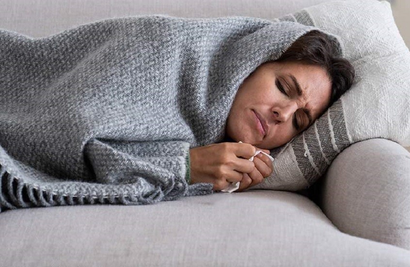 أسباب هرمونية تفسر الشعور المستمر بالبرودة