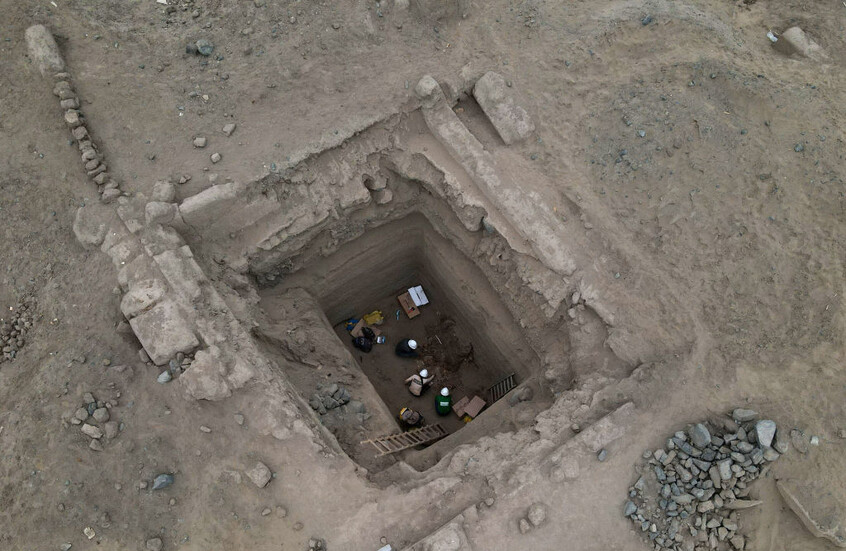 اكتشاف جدار أثري نادر 