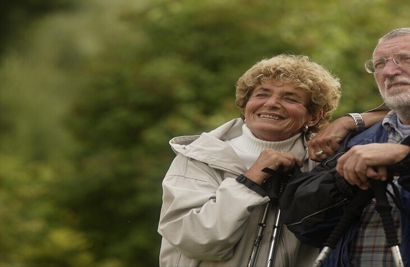 الجنس والعمر البيولوجي.. لماذا يشيخ الرجال والنساء بشكل مختلف؟