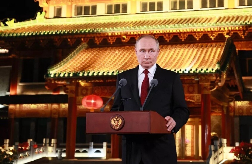 بوتين يمازح بيسكوف واصفا إياه بـ "الكسول"