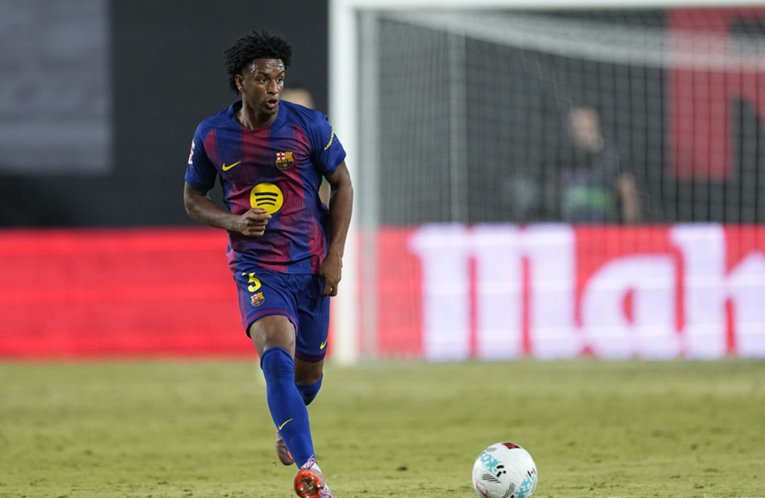 برشلونة يكشف طبيعة إصابة لاعبه بالدي