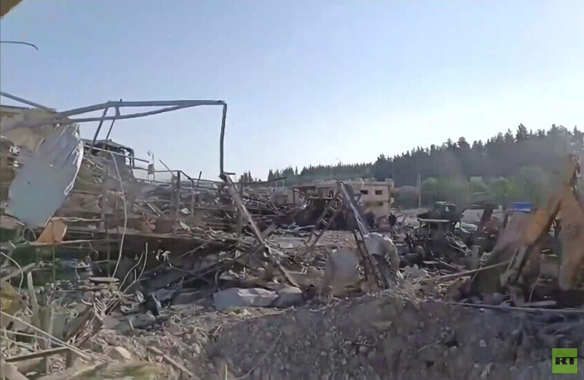 جنوب لبنان.. غارات إسرائيلية تستهدف مستودع صيانة وتصليح الجرافات والآليات الثقيلة