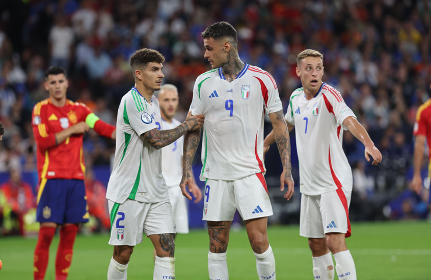 منتخب إيطاليا يتلقى ضربة موجعة قبل مباراتين مصيريتين في تصفيات كأس العالم