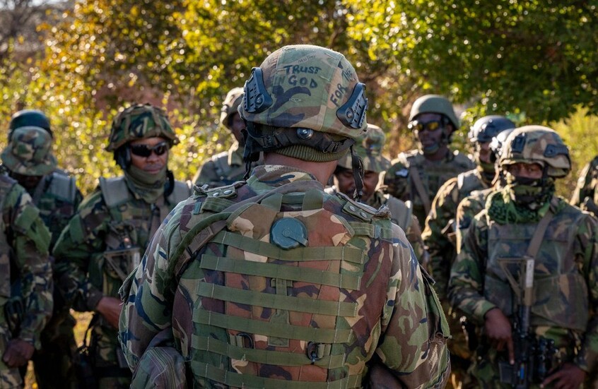 "أفريكوم" تعلن تعرض القوات الأمريكية والإفريقية الشريكة لنيران غير مباشرة قرب كيسمايو في الصومال