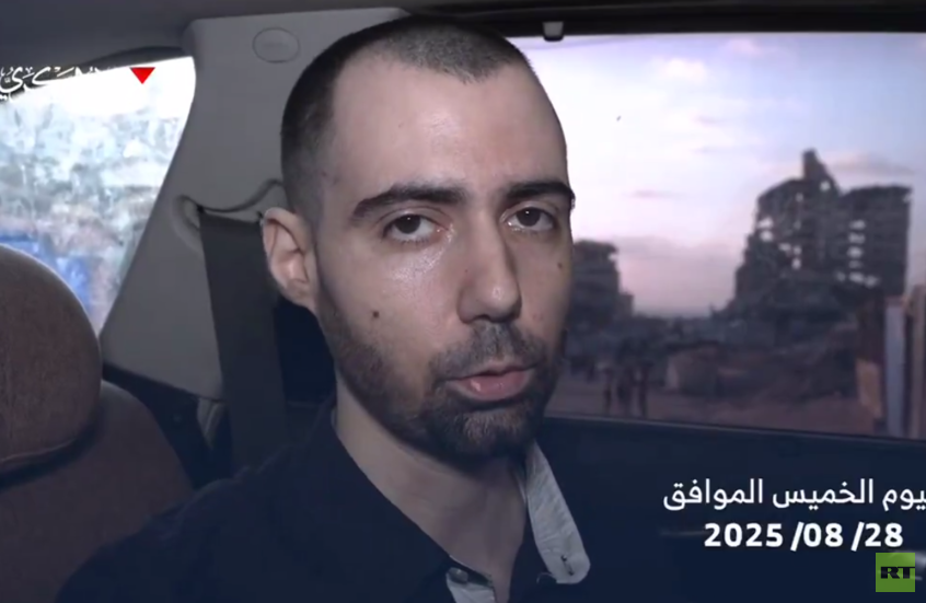 كتائب القسام تنشر فيديو لأسيرين إسرائيليين وتؤكد وجود 8 أحياء بمدينة غزة