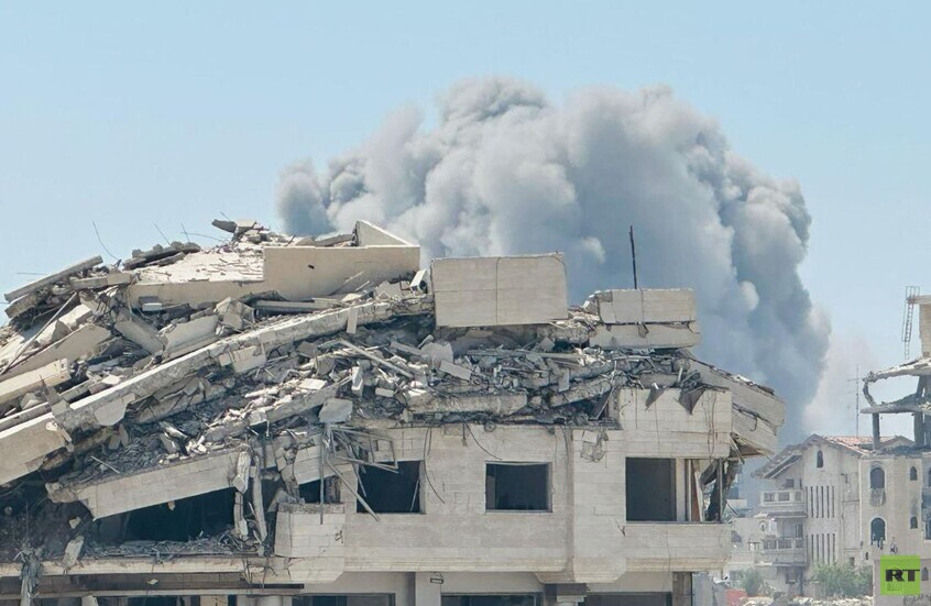 مراسلنا: انهيار برج مشتهى غرب مدينة غزة بعد قصفه للمرة الثانية وبداخله مئات النازحين