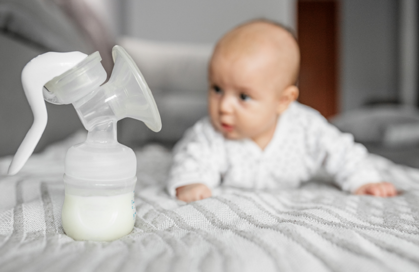 ليس مجرد غذاء.. حليب الأم يؤثر على إيقاعات الساعة البيولوجية للرضيع!