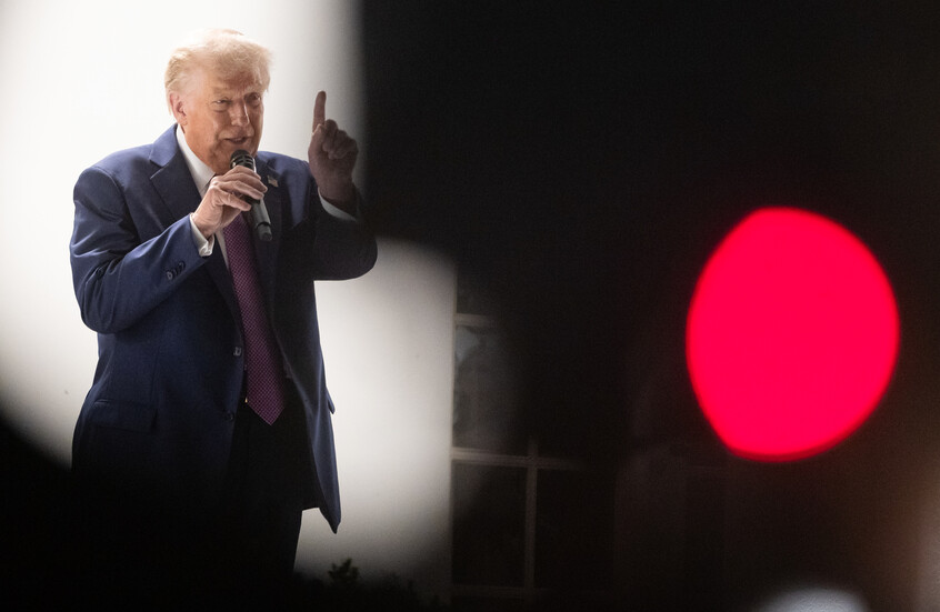 مسؤول روسي: الولايات المتحدة تضغط على شركائها التجاريين بالرسوم لمعالجة عجزها