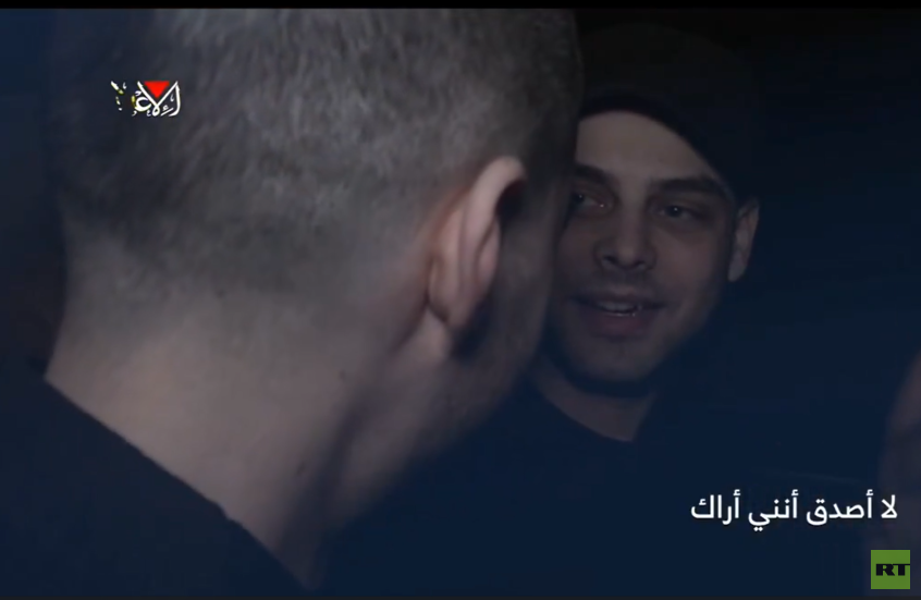 يحمل 3 جنسيات وعينه متضررة بانفجار.. من هو الأسير الثاني الذي ظهر في فيديو القسام؟