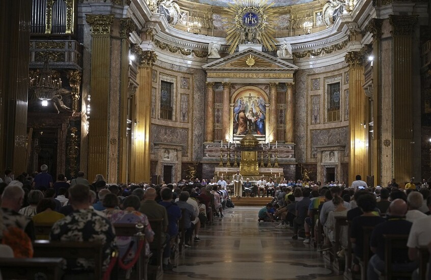 مئات الكاثوليك من مجتمع "الميم" وأسرهم يصلون إلى روما بمناسبة العام المقدس