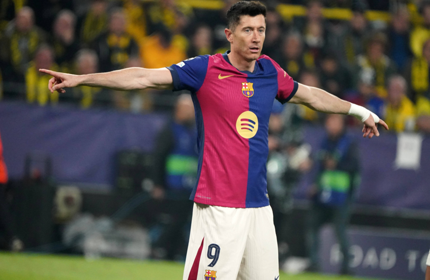 برشلونة يصدم ليفاندوفسكي