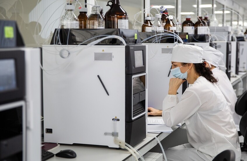 بينها دولة عربية.. وزير الصناعة الروسي يحدد أهم 5 دول مستوردة للمنتجات الدوائية الروسية