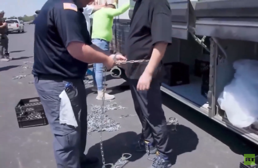 كوريا الجنوبية تستأجر طائرة لإعادة عمالها بعد مداهمة مصنع هيونداي للبطاريات في الولايات المتحدة