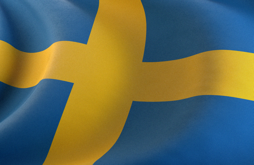 السويد.. قطار محمل بالذخائر وبطاريات الليثيوم  يخرج عن مساره (فيديو)