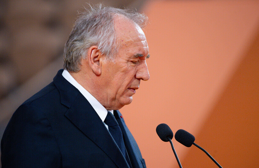 البرلمان الفرنسي يحسم مصير بايرو وأزمة سياسية جديدة تلوح بالأفق