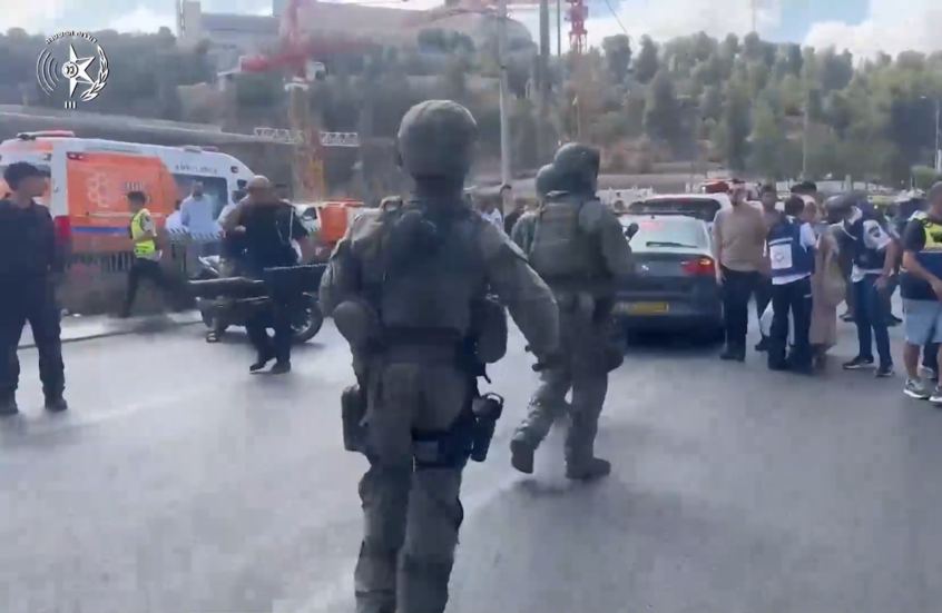 مشاهد من مكان إطلاق النار في القدس أودى بحياة 6 أشخاص