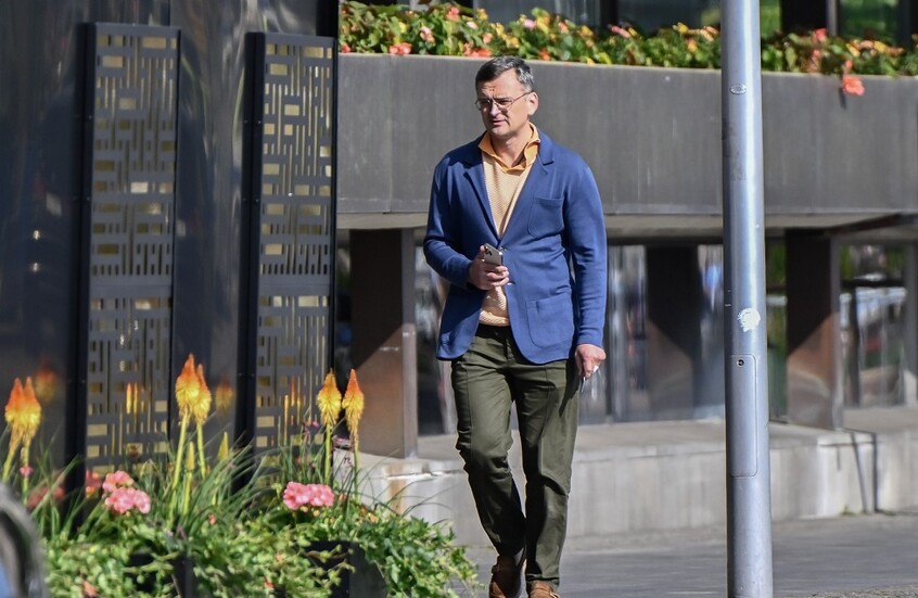 المتحدث باسم وزير خارجية أوكرانيا السابق يوضح حقيقة "هروب" كوليبا إلى بولندا