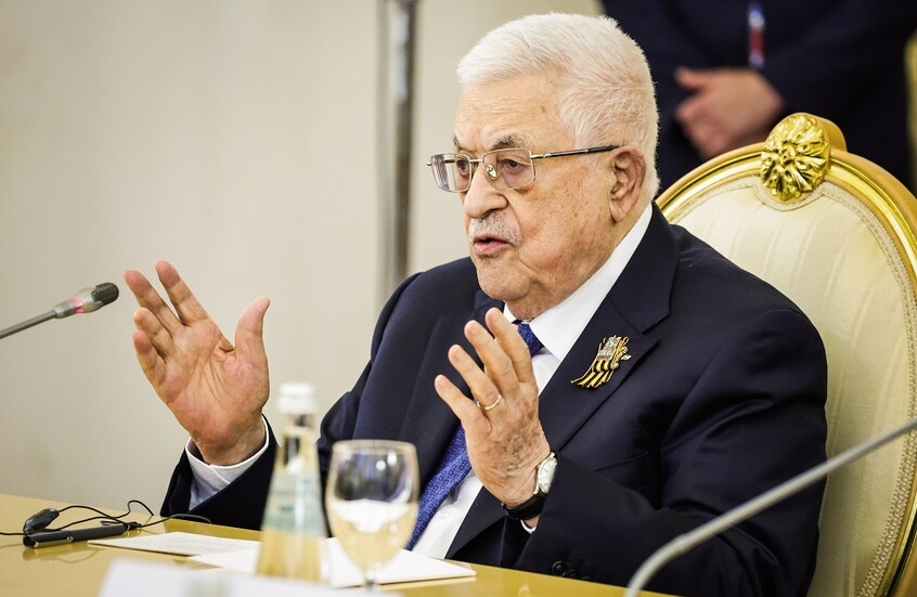 لمن ستسلم حماس سلاحها؟.. الرئيس الفلسطيني يوضح