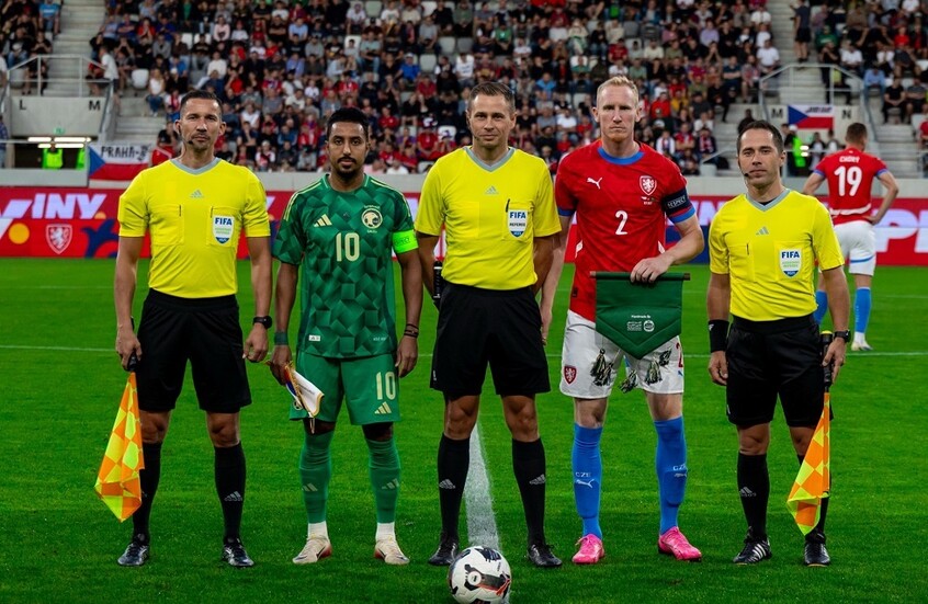 بهدف "عالمي" في الوقت القاتل.. السعودية تهز شباك التشيك (فيديو)