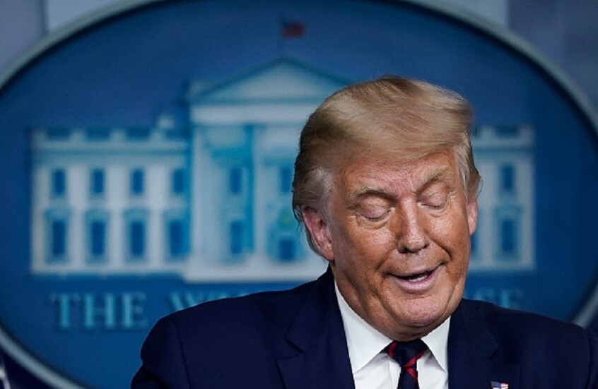 البيت الأبيض ينفي أي علاقة لترامب برسالة تضمنت رسما غير لائق لإبستين