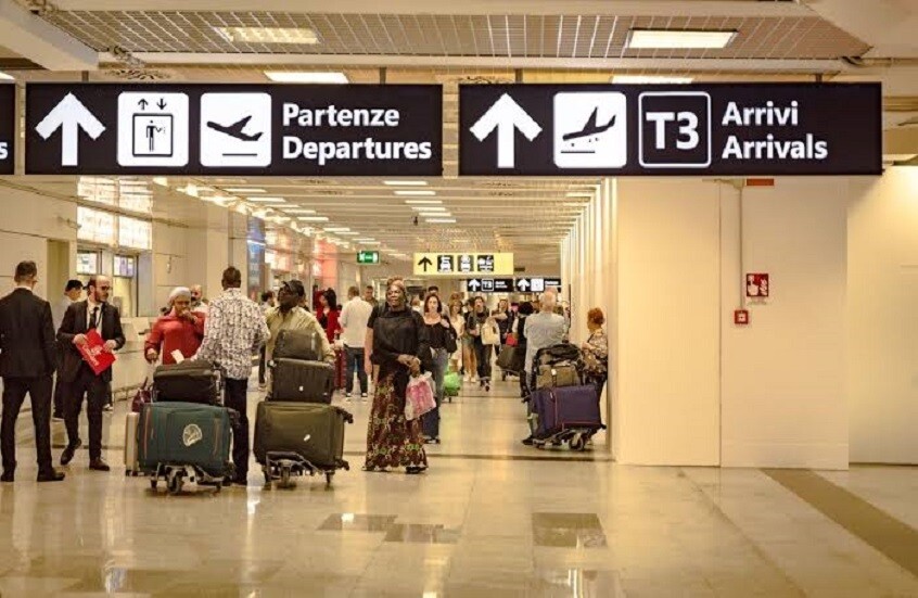 "تو نيس".. سائحتان أمريكيتان تجدان نفسيهما في تونس بدل مدينة نيس بسبب خطأ لغوي