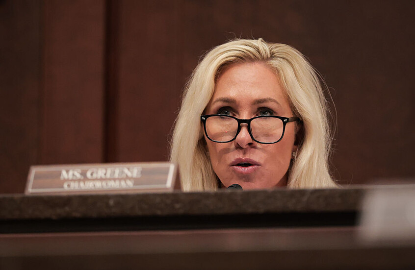 نائبة أمريكية تدعو لإلغاء المساعدات العسكرية لأوكرانيا وإسرائيل وتطالب بخفض الإنفاق الدفاعي