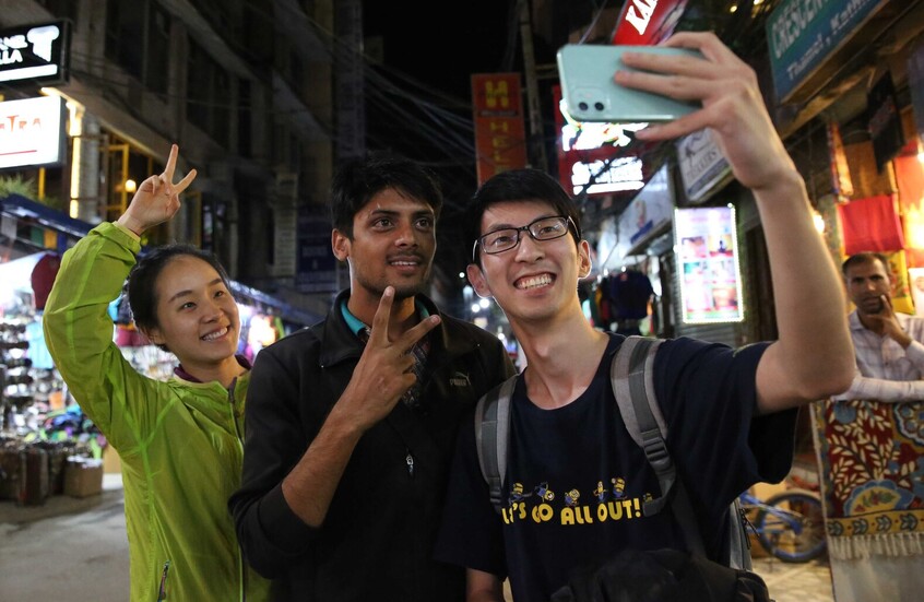 بعد احتجاجات دامية.. نيبال ترفع الحظر عن منصات التواصل الاجتماعي