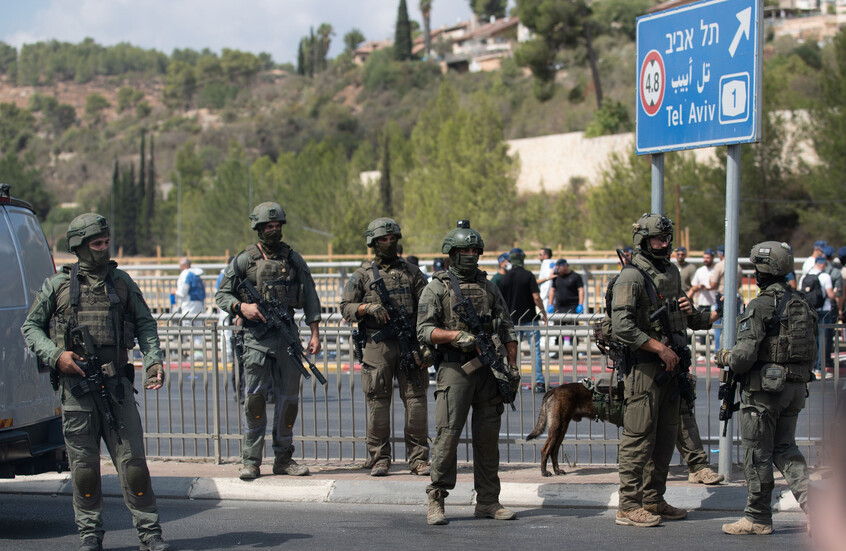 إذاعة الجيش الإسرائيلي: الكشف عن حادثتين أمنيتين استثنائيتين في رام الله